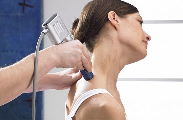 Teiripe tonnta turrainge le haghaidh osteochondrosis an spine cheirbheacsach